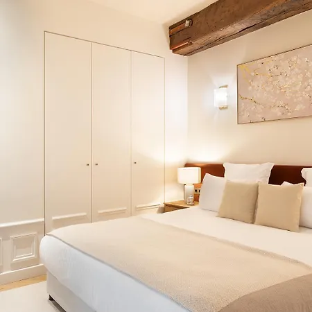 Pick A Flat's Apartements With Services In Louvre - Rue Des Halles Parigi